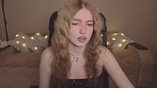 ViolettaLopez online show from 02-12-26, 03:23