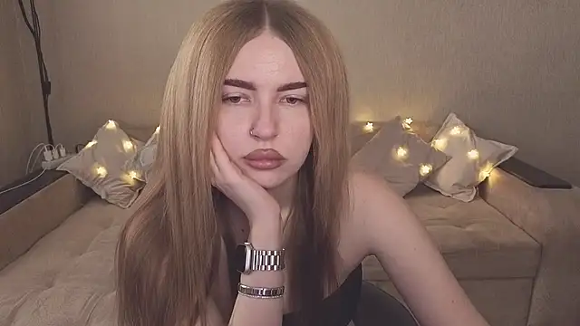 Snapshot of ViolettaLopez chatting on 10-19-25, 09:34 ViolettaLopez online show from 10-19-25, 09:34