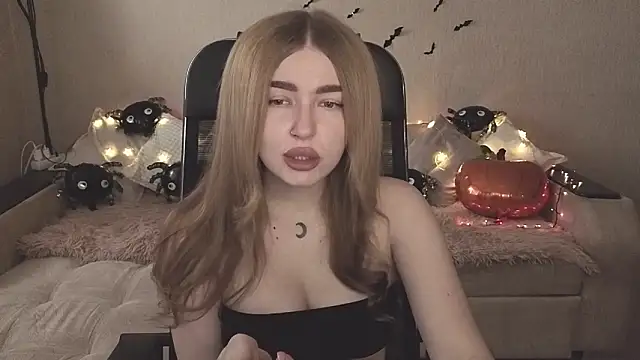 ViolettaLopez online show from 10-29-25, 10:25