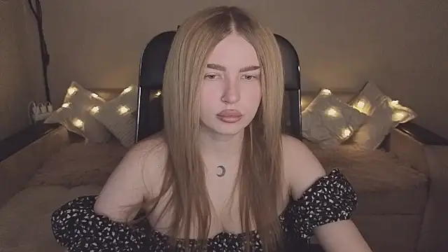 ViolettaLopez online show from 11-10-25, 12:21