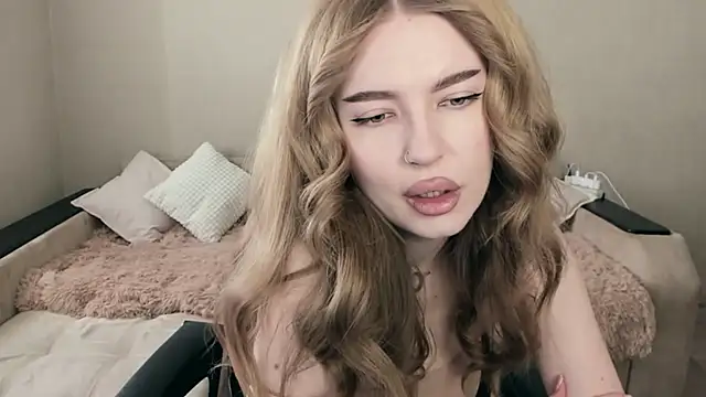 Snapshot of ViolettaLopez chatting on 03-01-25, 09:29 ViolettaLopez online show from 03-01-25, 09:29