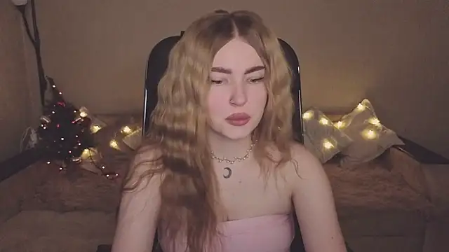 ViolettaLopez online show from 12-19-25, 12:29