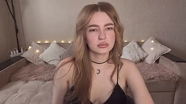 ViolettaLopez online show from 06-17-26, 02:05