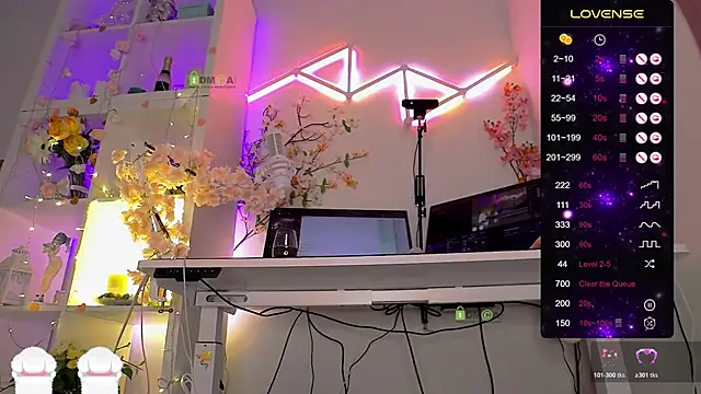 Elena-Marilyn online show from 04-17-26, 08:44