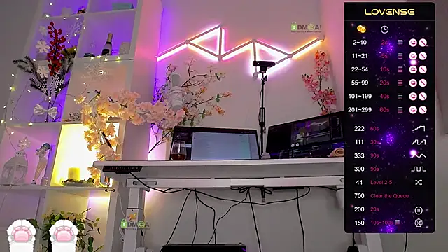 Elena-Marilyn online show from 11-23-25, 09:03