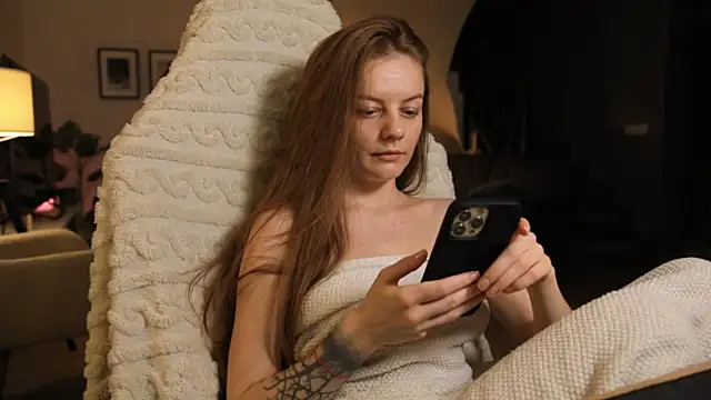 Snapshot of LadyInBad chatting on 01-11-25, 09:15 LadyInBad online show from 01-11-25, 09:15