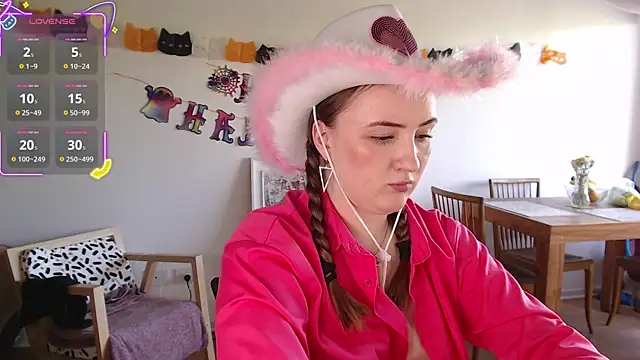 Black Eva  online show from 10-31-25, 05:20