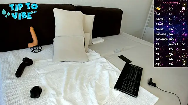 Smallnipples online show from 10-17-25, 06:28