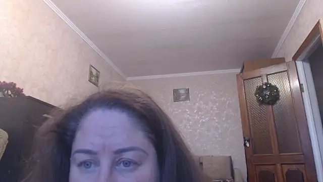 Snapshot of Amy_August chatting on 04-25-26, 04:04 Amy August online show from 04-25-26, 04:04