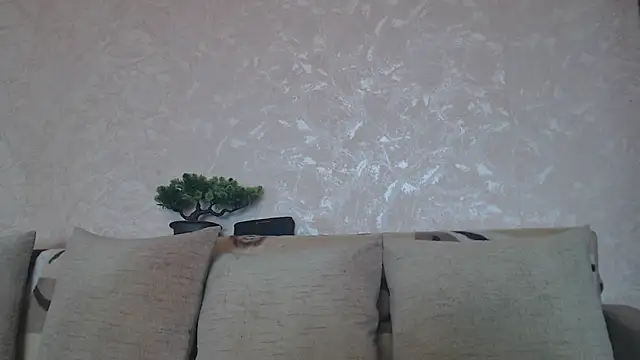Snapshot of Amy_August chatting on 05-17-26, 09:09 Amy August online show from 05-17-26, 09:09
