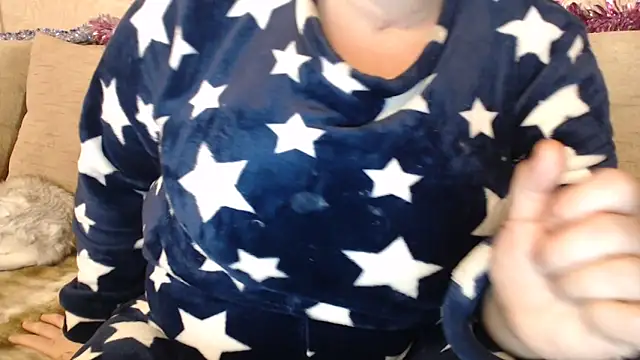 Amy August online show from 12-17-25, 07:24