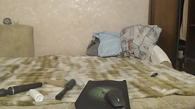 Snapshot of Amy_August chatting on 04-19-26, 06:10 Amy August online show from 04-19-26, 06:10