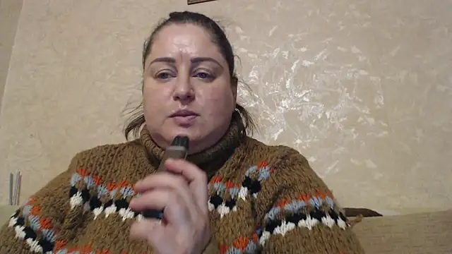 Amy August online show from 12-04-25, 02:05