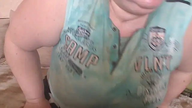 Snapshot of Amy_August chatting on 05-04-26, 01:36 Amy August online show from 05-04-26, 01:36