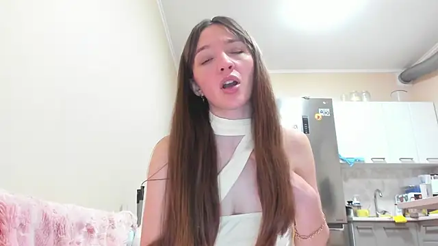 Snapshot of Naughty_Molly chatting on 04-03-26, 06:14 Naughty Molly online show from 04-03-26, 06:14