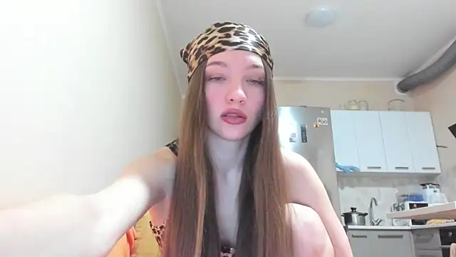 Snapshot of Naughty_Molly chatting on 03-27-26, 04:30 Naughty Molly online show from 03-27-26, 04:30