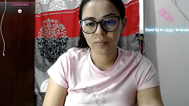 Snapshot of mayhott2 chatting on 03-15-25, 10:33 mayhott2 online show from 03-15-25, 10:33