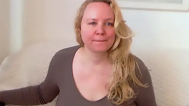 Sarah4you online show from 10-24-25, 02:16