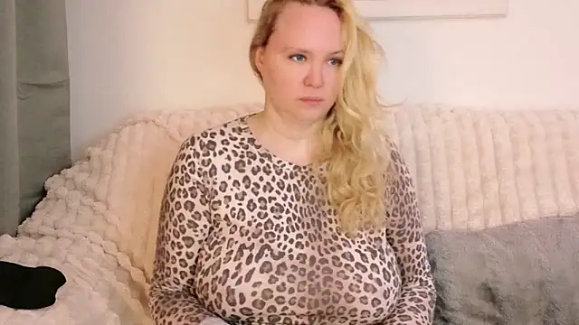 Sarah4you online show from 12-20-25, 09:39