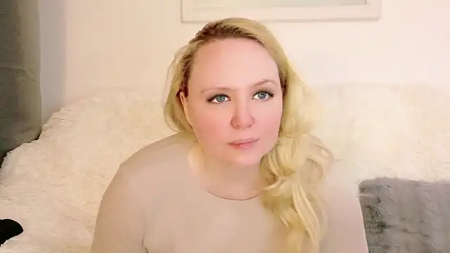 Snapshot of Sarah4you chatting on 05-10-26, 08:44 Sarah4you online show from 05-10-26, 08:44