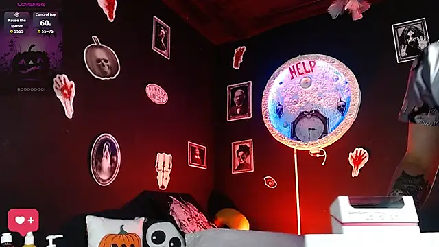 girl intense444 online show from 10-21-25, 12:37