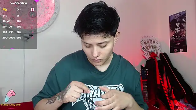 girl intense444 online show from 03-19-25, 08:00