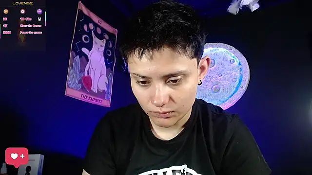 girl intense444 online show from 02-11-26, 01:00