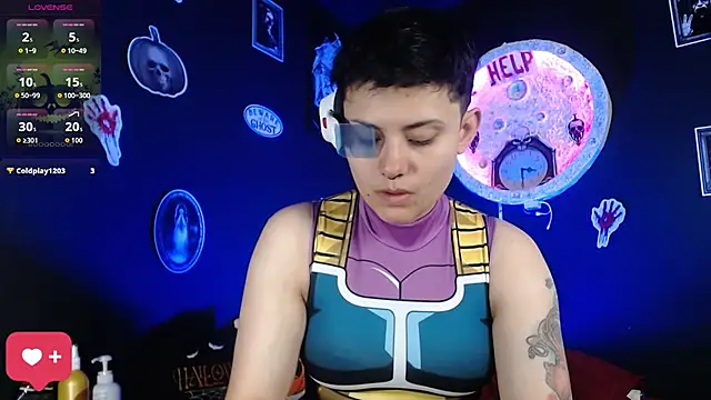 girl intense444 online show from 10-31-25, 12:46