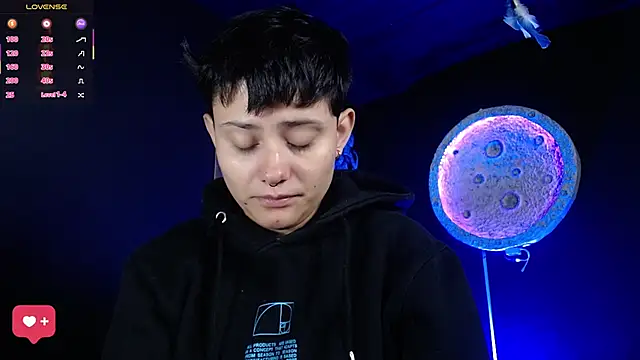 girl intense444 online show from 03-26-26, 01:20