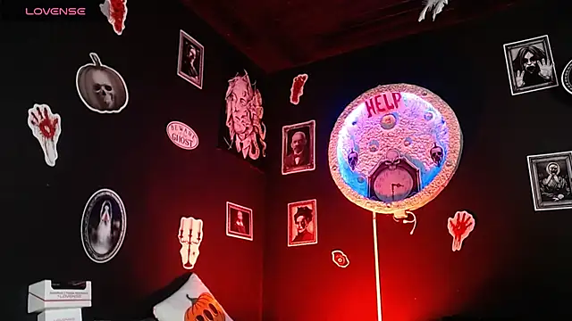 girl intense444 online show from 10-23-25, 12:48