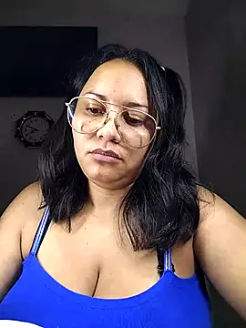 Snapshot of sharon_1 chatting on 10-18-25, 02:57 sharon 1 online show from 10-18-25, 02:57