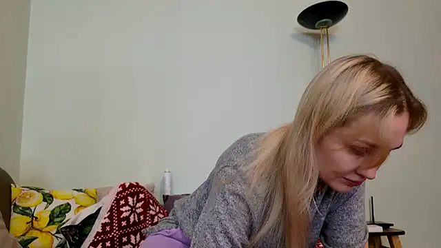 ModelEva online show from 11-30-25, 10:27