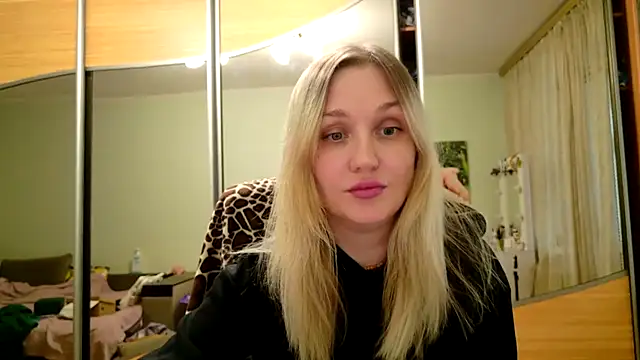 ModelEva online show from 04-23-26, 01:35
