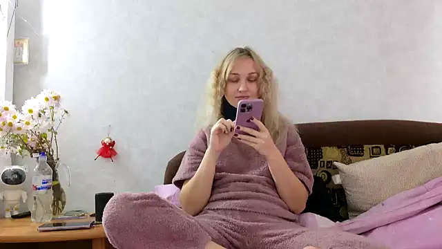 ModelEva online show from 10-29-25, 10:58