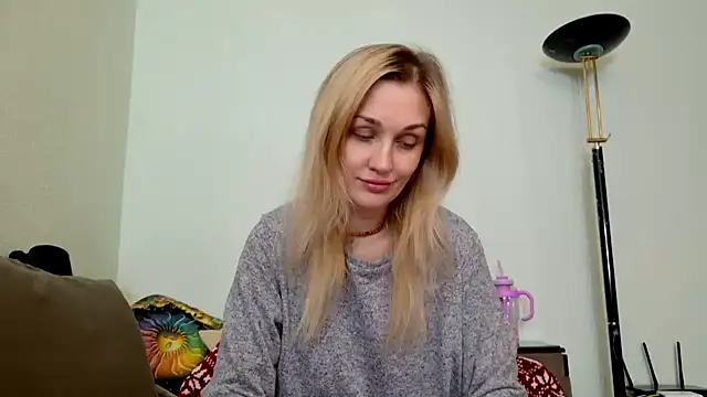 ModelEva online show from 12-02-25, 10:28