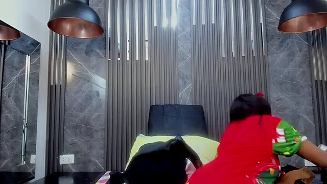 GabyFlowers online show from 12-24-24, 12:44