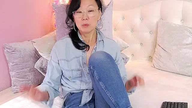 Asian legs online show from 05-04-26, 10:18