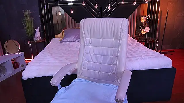 Snapshot of LittleShyy chatting on 02-04-26, 02:12 LittleShyy online show from 02-04-26, 02:12