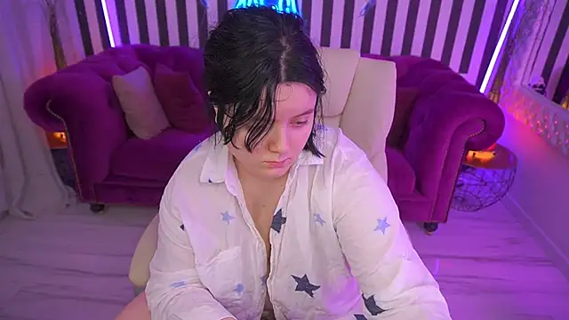 LittleShyy online show from 06-18-26, 12:54
