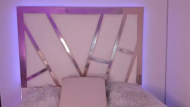 Snapshot of PaulinaBelushi chatting on 01-15-25, 02:06 PaulinaBelushi online show from 01-15-25, 02:06