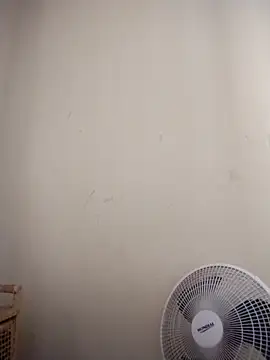 Snapshot of catdool chatting on 02-27-25, 12:01 catdool online show from 02-27-25, 12:01