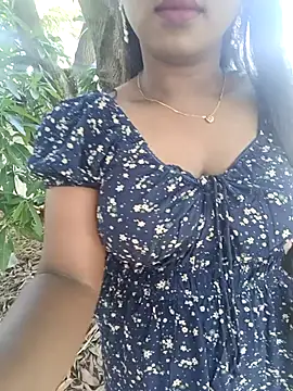 Snapshot of Dhiyapink chatting on 11-06-25, 05:00 Dhiyapink online show from 11-06-25, 05:00