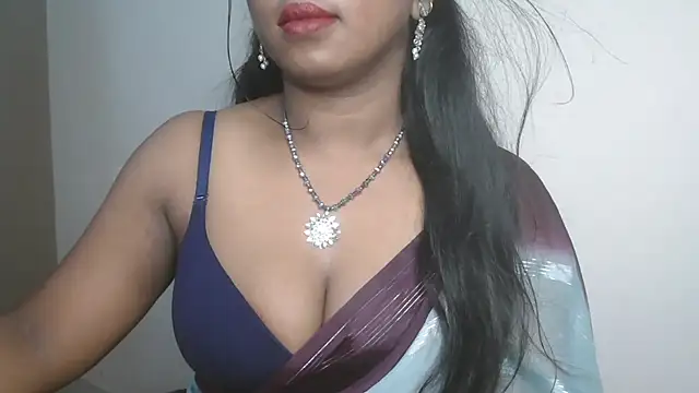 Snapshot of Dhiyapink chatting on 10-23-25, 04:00 Dhiyapink online show from 10-23-25, 04:00