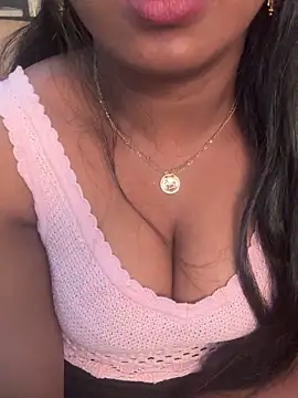 Snapshot of Dhiyapink chatting on 03-22-26, 04:30 Dhiyapink online show from 03-22-26, 04:30