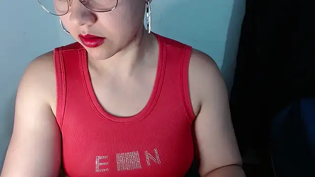 Snapshot of lizbodu chatting on 10-18-25, 10:34 lizbodu online show from 10-18-25, 10:34