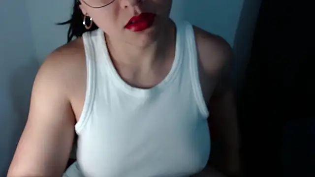Snapshot of lizbodu chatting on 10-10-25, 05:36 lizbodu online show from 10-10-25, 05:36