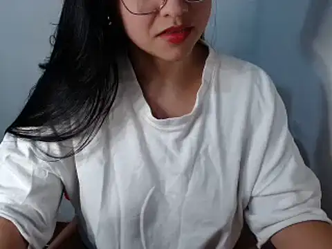 Snapshot of lizbodu chatting on 03-16-25, 03:04 lizbodu online show from 03-16-25, 03:04