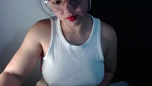 Snapshot of lizbodu chatting on 04-25-26, 10:18 lizbodu online show from 04-25-26, 10:18