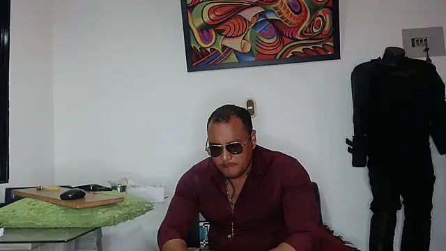 Snapshot of hardrock982 chatting on 05-14-26, 02:03 hardrock982 online show from 05-14-26, 02:03