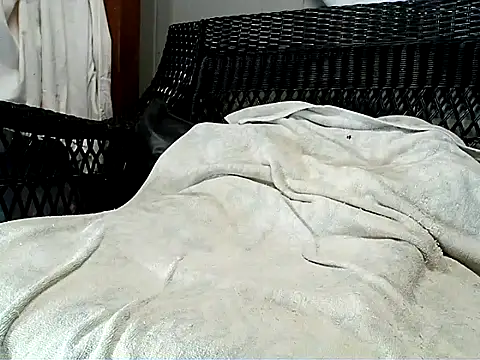 HungHawaiian808xh online show from 04-24-26, 09:17